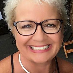 Meet your Posher, Lynda