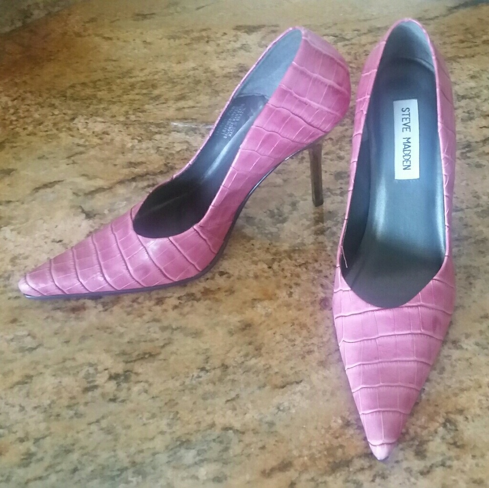 Steve Madden "Tarrah" Pink Mock Croc Heels - NW!