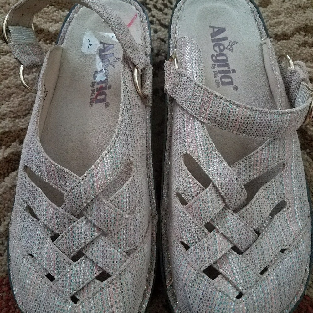 Shoes - Picture 4 of 4