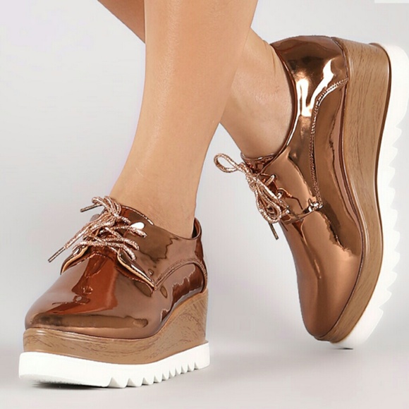 Qupid Shoes - Bronze Metallic Platform Oxfords
