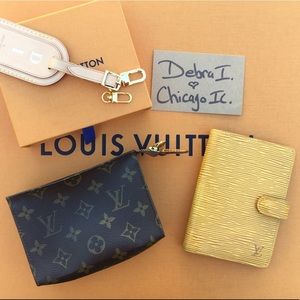 SOLD❗️Authentic Louis Vuitton Agenda & Pouch