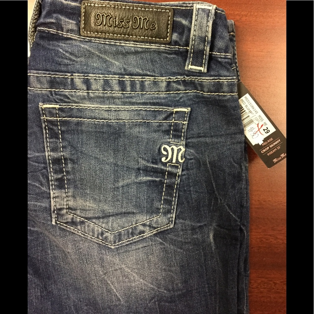 Miss Me  Capri/Crop Skinny Jeans