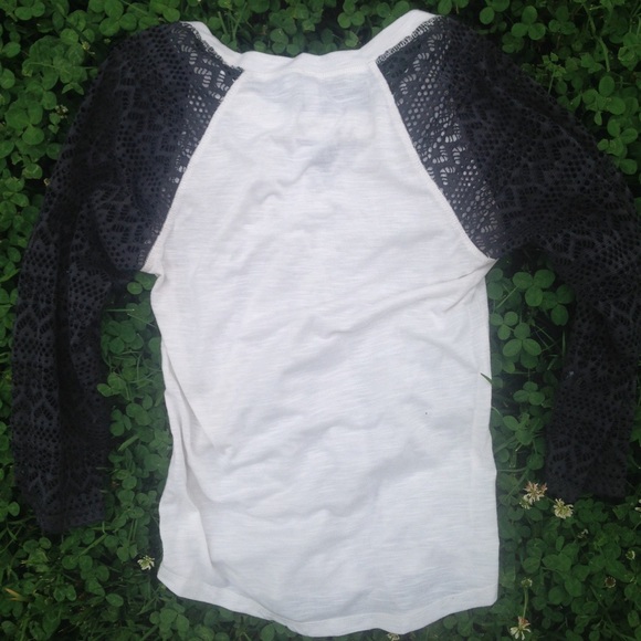 Women's size MEDIUM 3/4 sleeve top - Picture 2 of 4