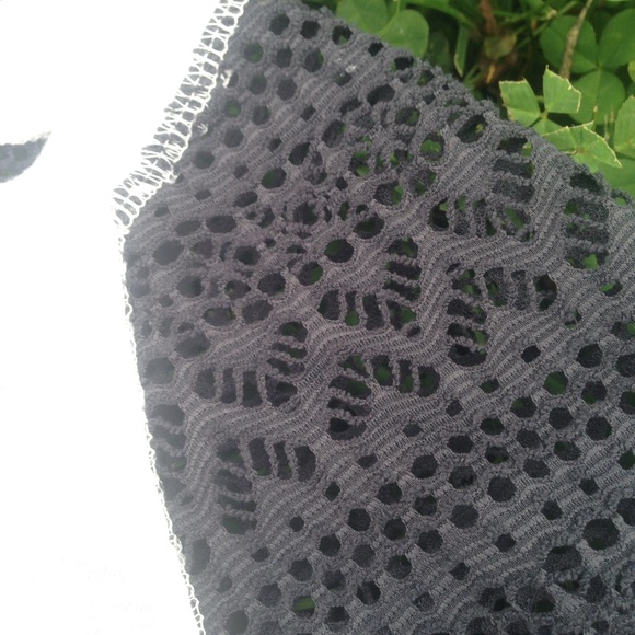 Women's size MEDIUM 3/4 sleeve top - Picture 3 of 4