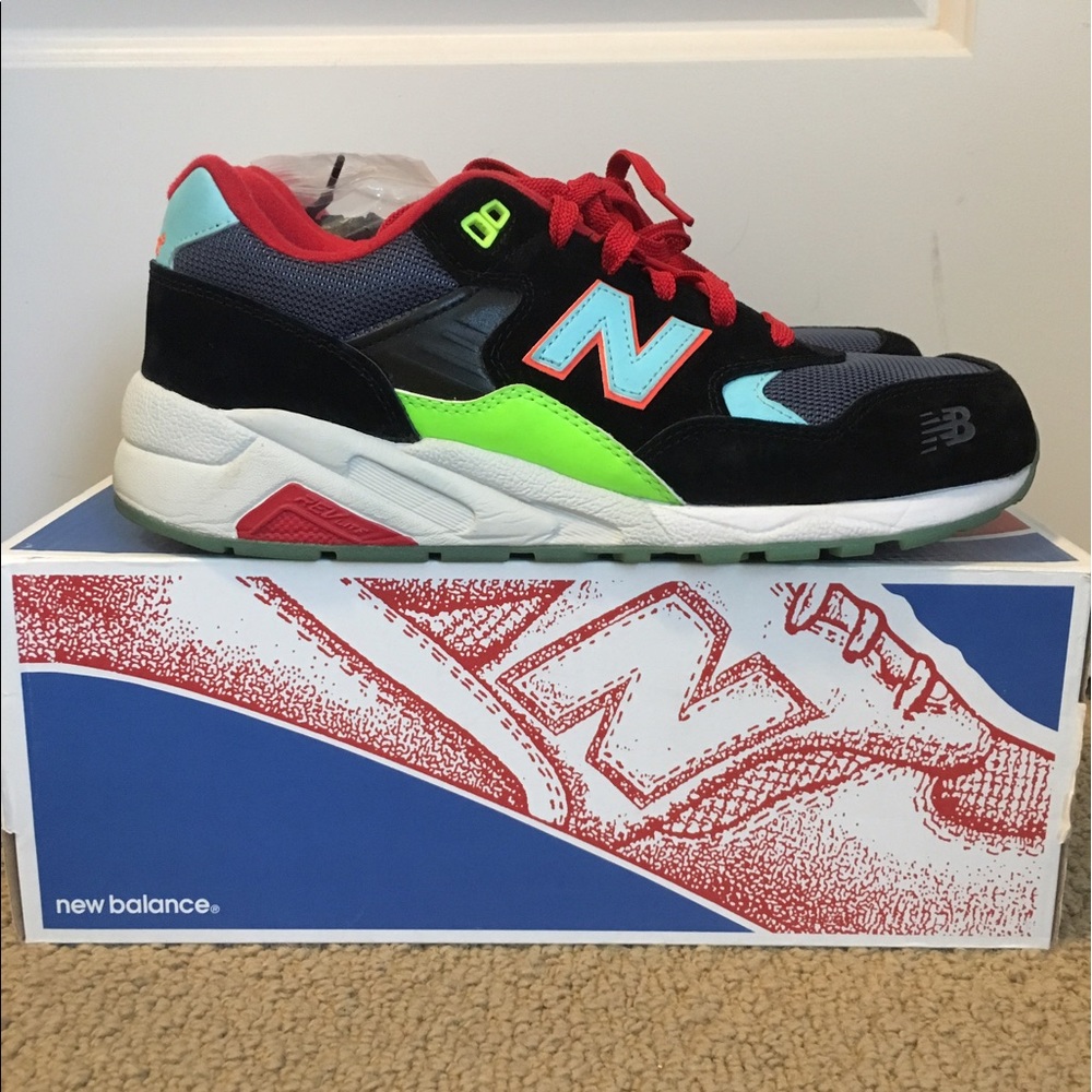 New Balance 580 x Urban Outfitters size 9.5