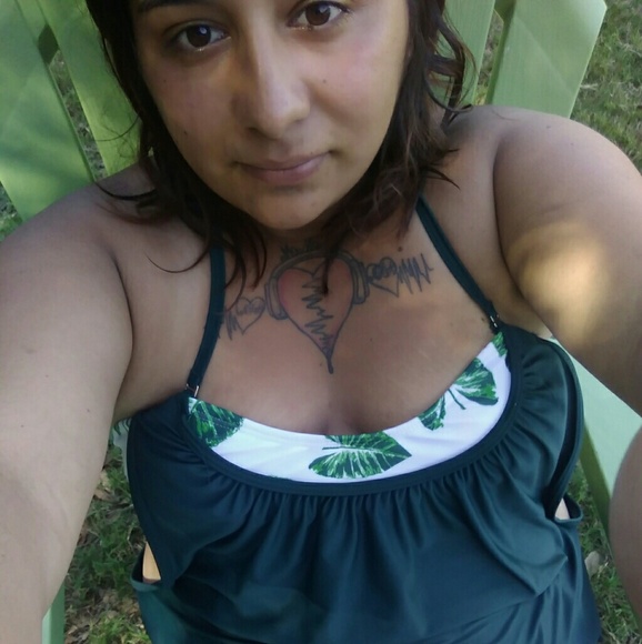 Meet your Posher, Iveth - Picture 1 of 2