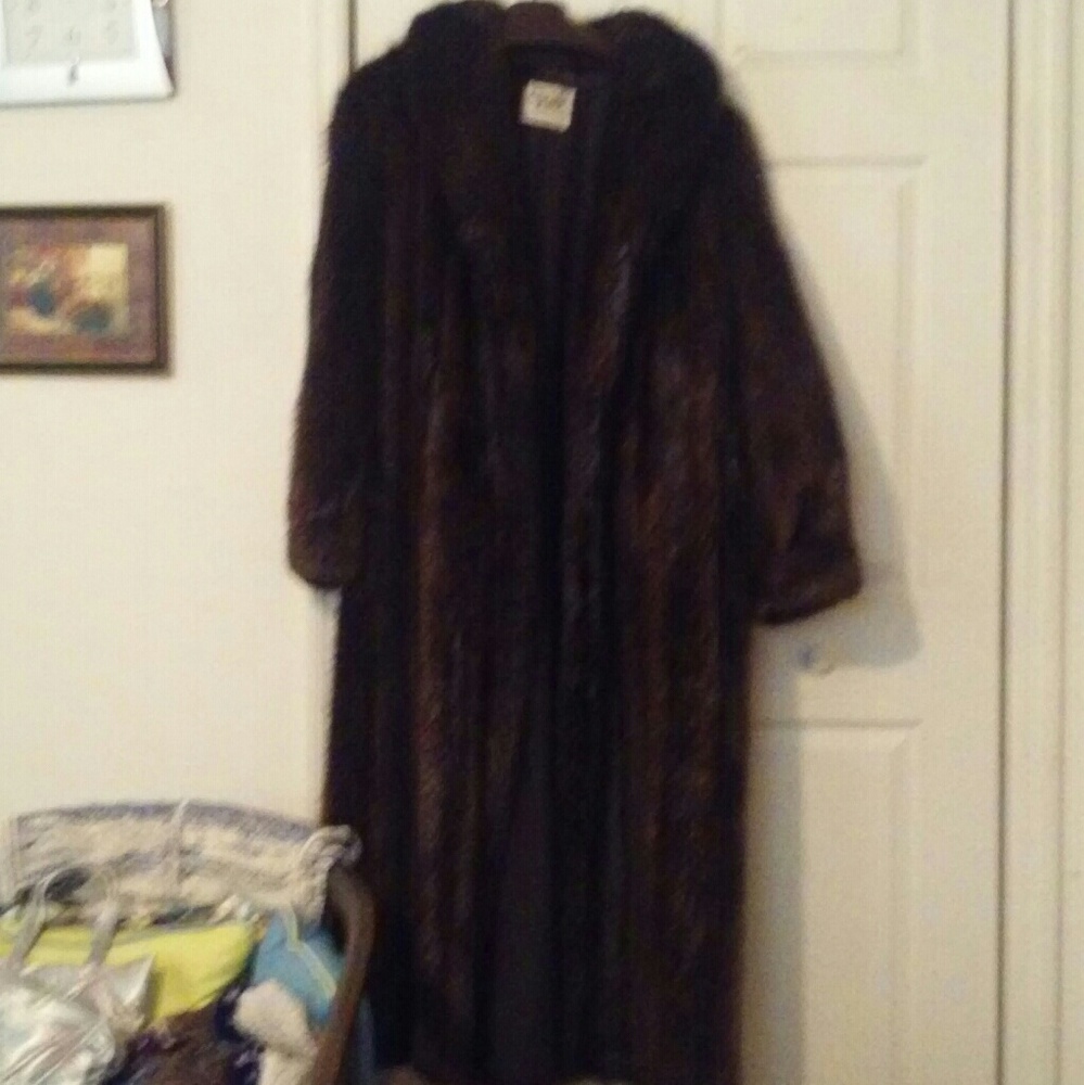 Christa Furs Brown fur coat