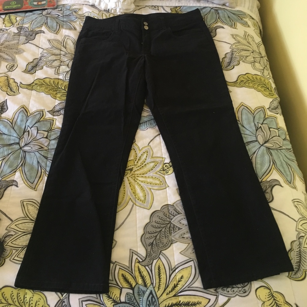 American eagle capris