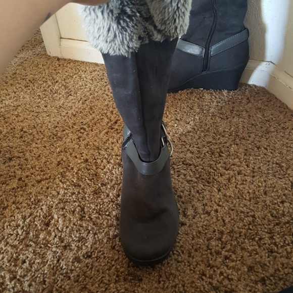 Women's boots - Picture 2 of 3