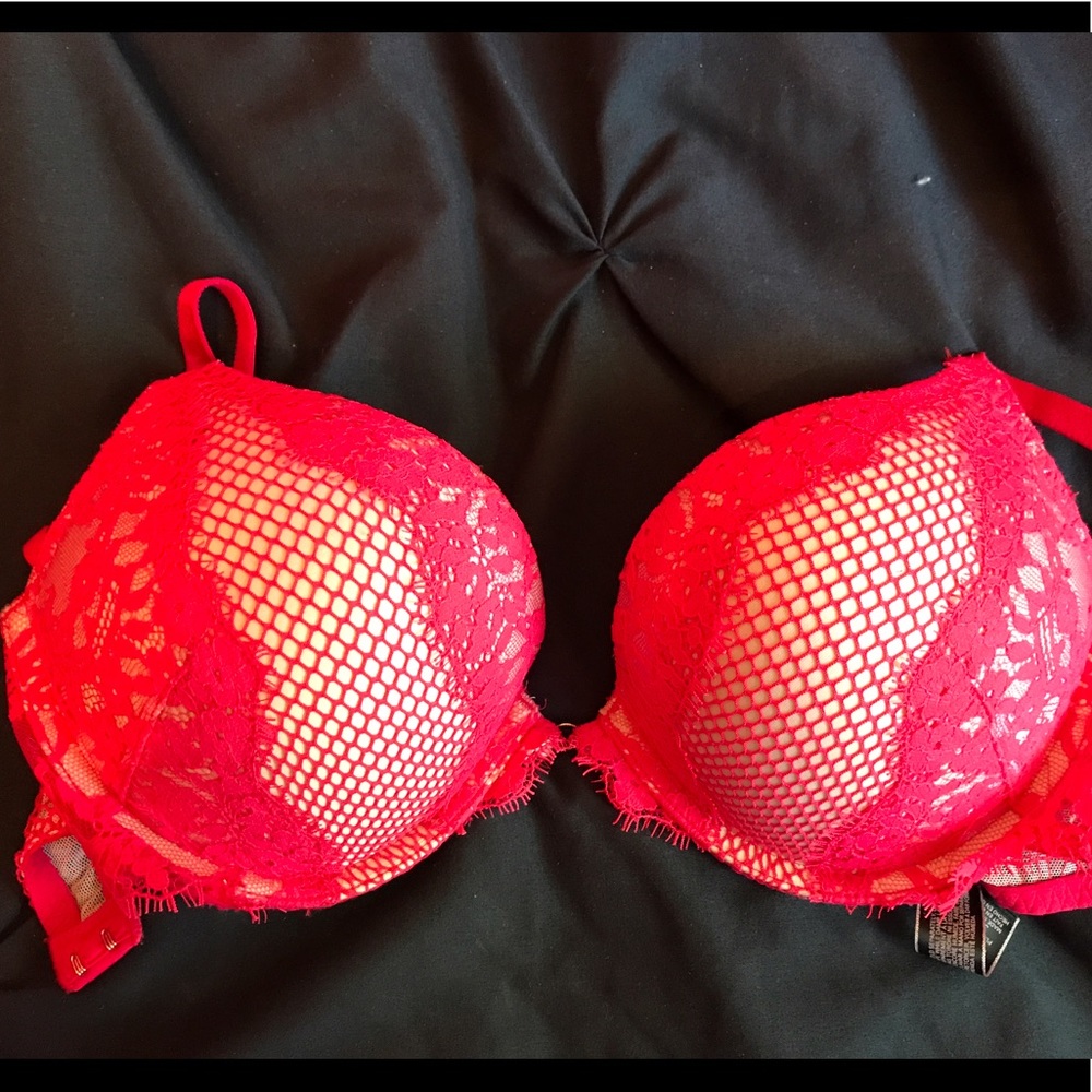 Victoria secret bombshell bra. Never worn