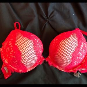 Victoria secret bombshell bra. Never worn