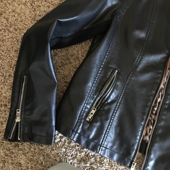 Black River Leather Jacket - Picture 3 of 4