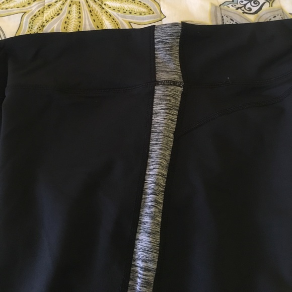 Black and gray workout pants - Picture 2 of 2