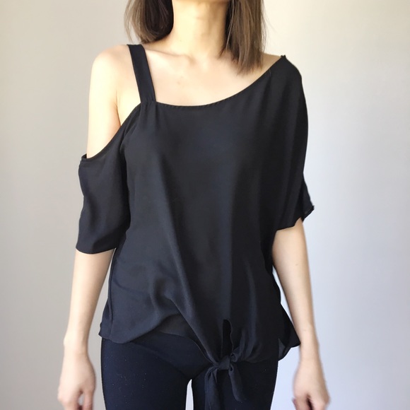 One shoulder side drape blouse in BLACK. USA - Picture 2 of 4