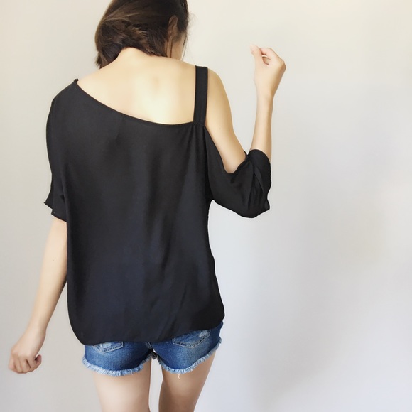 One shoulder side drape blouse in BLACK. USA - Picture 3 of 4