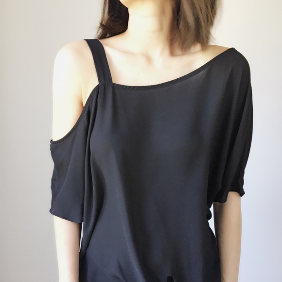 One shoulder side drape blouse in BLACK. USA - Picture 4 of 4