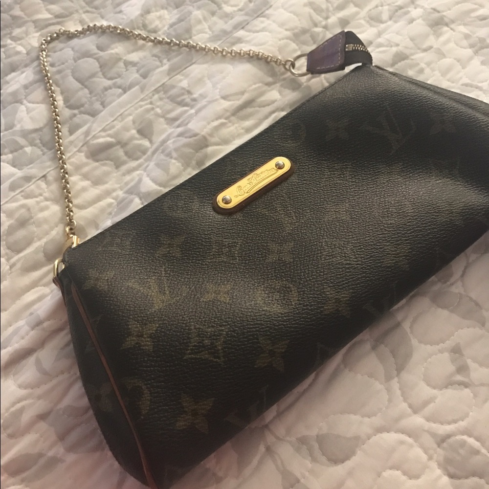 Eve clutch in used condition