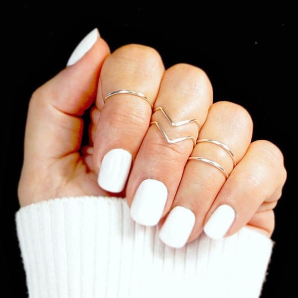 THE EDGY SHOP Jewelry - 🎉hp x2🎉 the parallel lines midi ring set