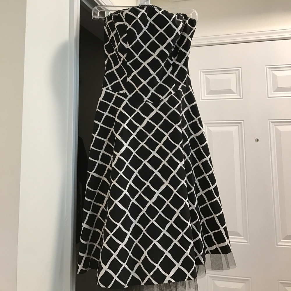 Size 5 Strapless Black and White Patterned Dress