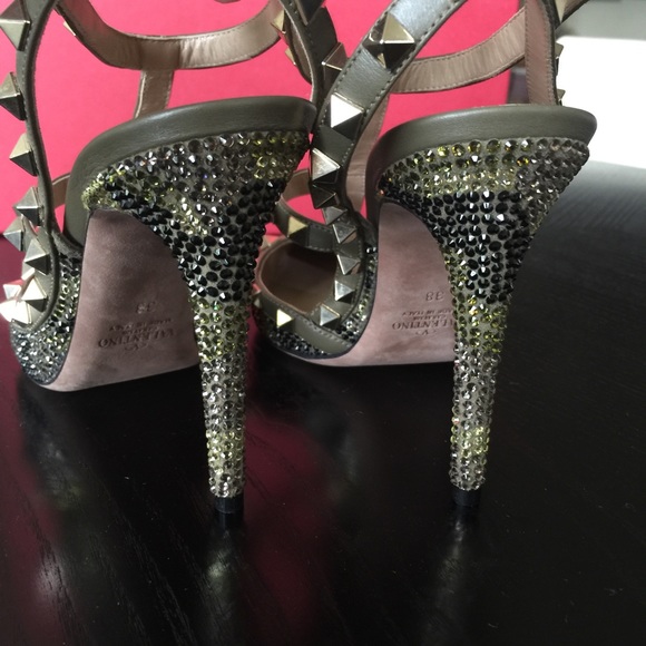 ❌SOLD❌Valentino Rockstud Camo Swarovski Crystal 38 - Picture 6 of 8