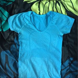 Lululemon swiftly v neck size 4