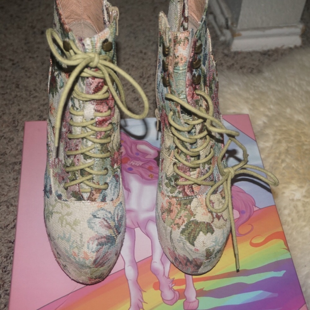 Jeffrey Campbell "Damsel Floral"