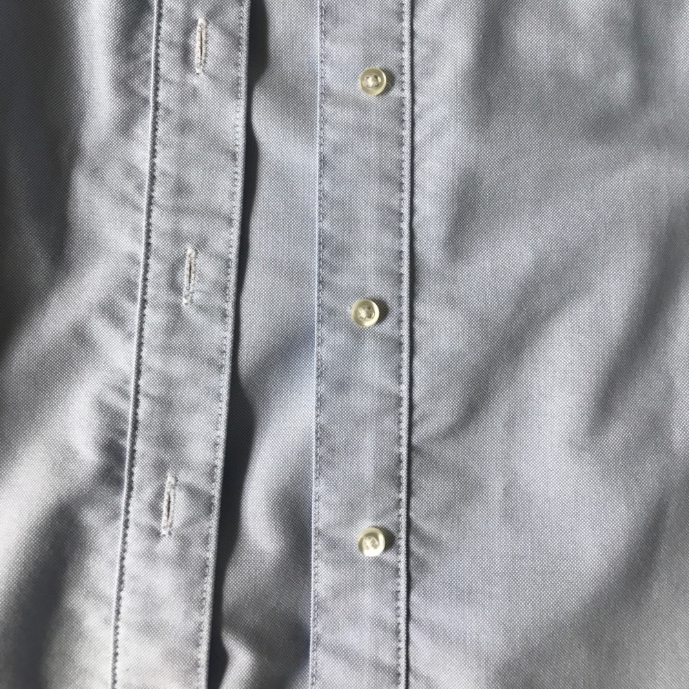 Button down - Picture 2 of 4