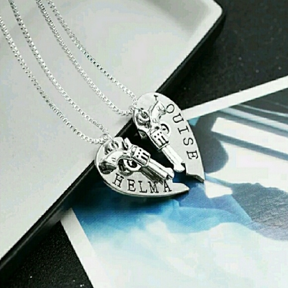 'Thelma and Louise' Pistol Necklace Set - Picture 2 of 3