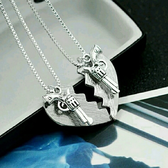 'Thelma and Louise' Pistol Necklace Set - Picture 3 of 3