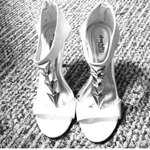 Tribal design white cuffed ankle heel