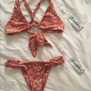 FRANKIES BIKINIS-Malibu top and bottom set in Isla