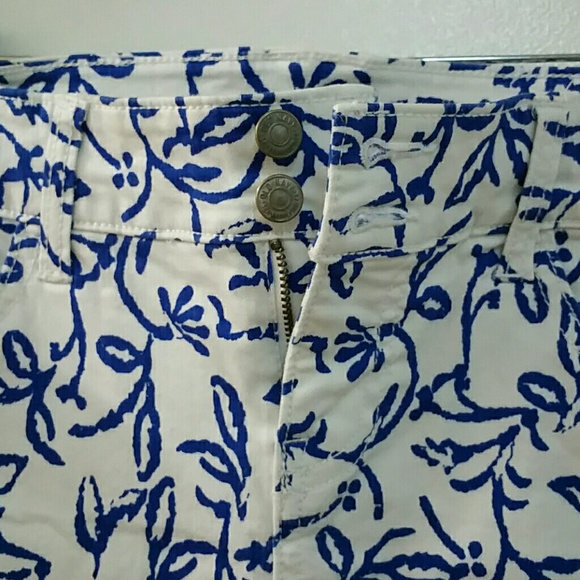 Old Navy patterned white denim pencil skirt - Picture 3 of 4