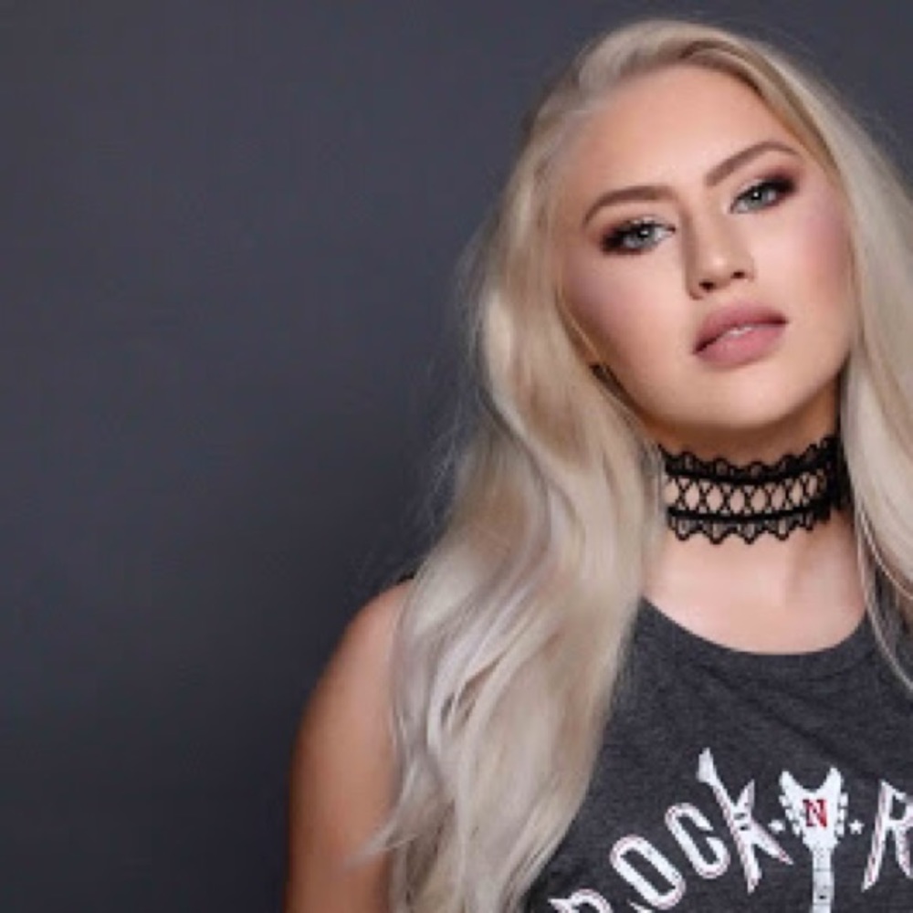 Black lace choker