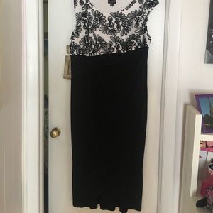 Slimming black and white long dress with pattern