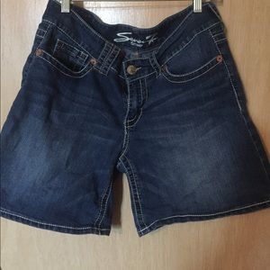 Seven7 jeans Bermuda shorts!