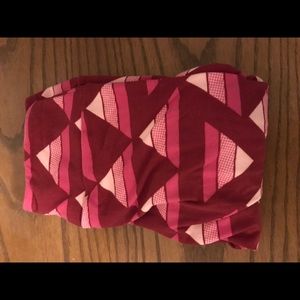 Lularoe OS triangle leggings!
