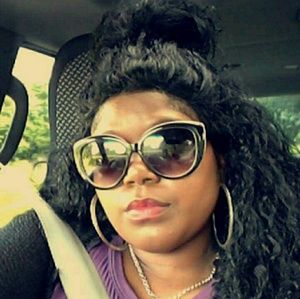 Meet your Posher, April