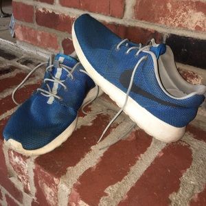 Blue Nike Roshes
