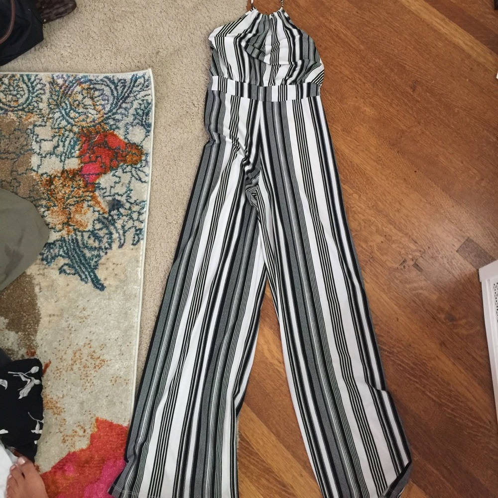 Striped pants suit!