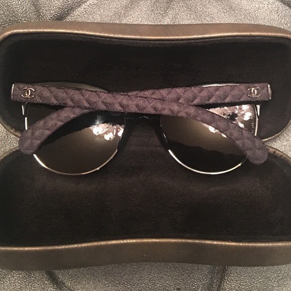 Chanel quilted denim sunglasses - Picture 6 of 7