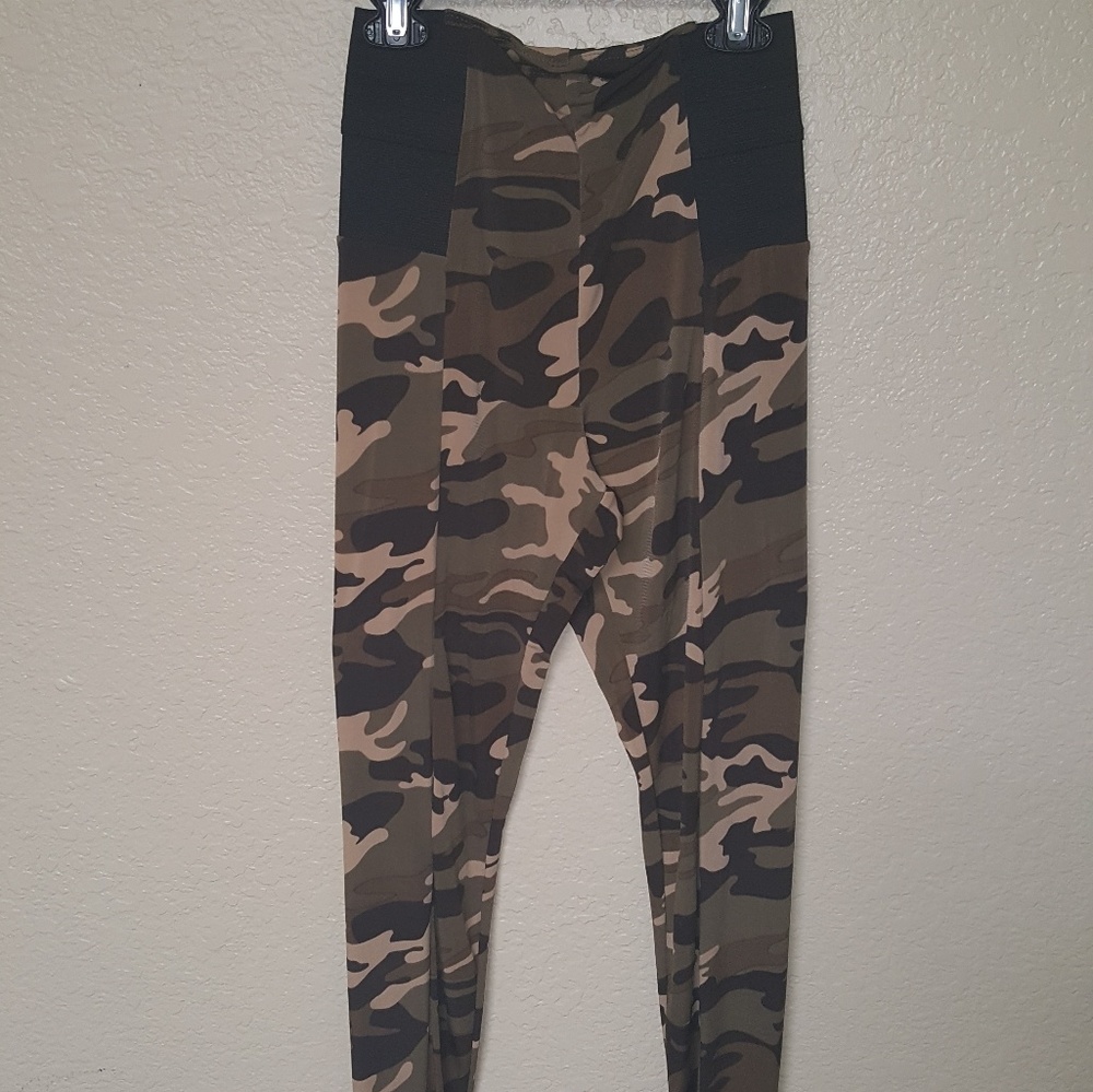 Camouflage high waisted leggings