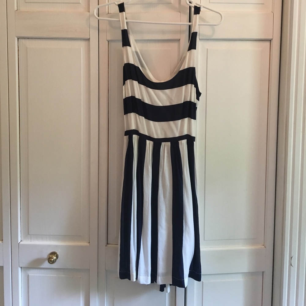 ✨A&F SUMMER DRESS✨ - Picture 2 of 8