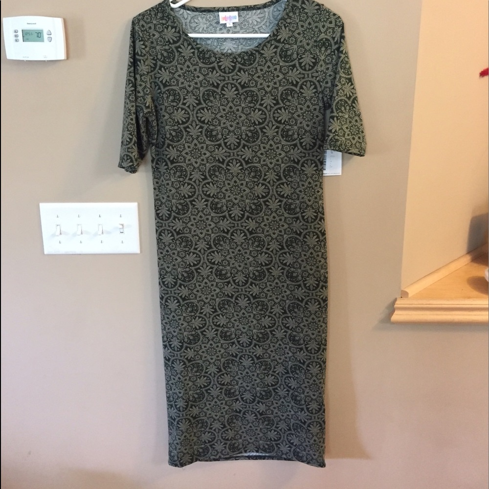 Lularoe Julia dress, green and gold, size small!
