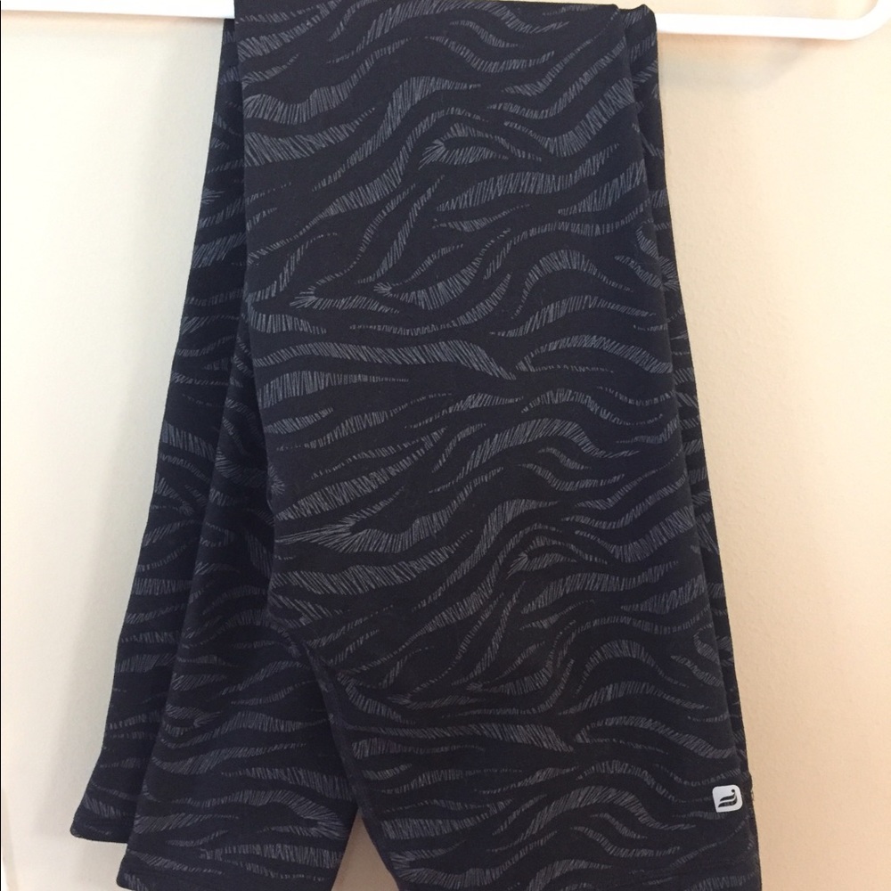 Fabletics zebra leggings, size small, EUC!