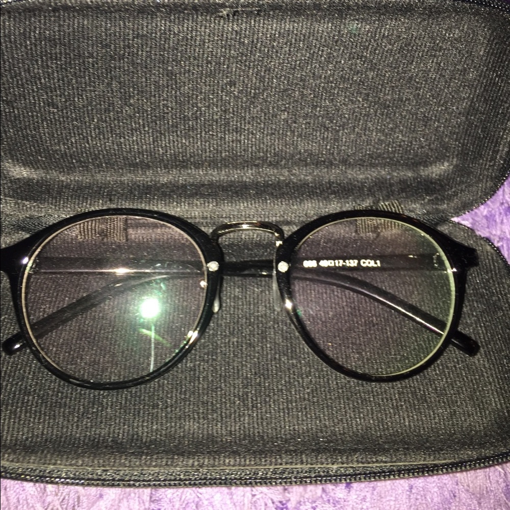 Glasses, never been worn