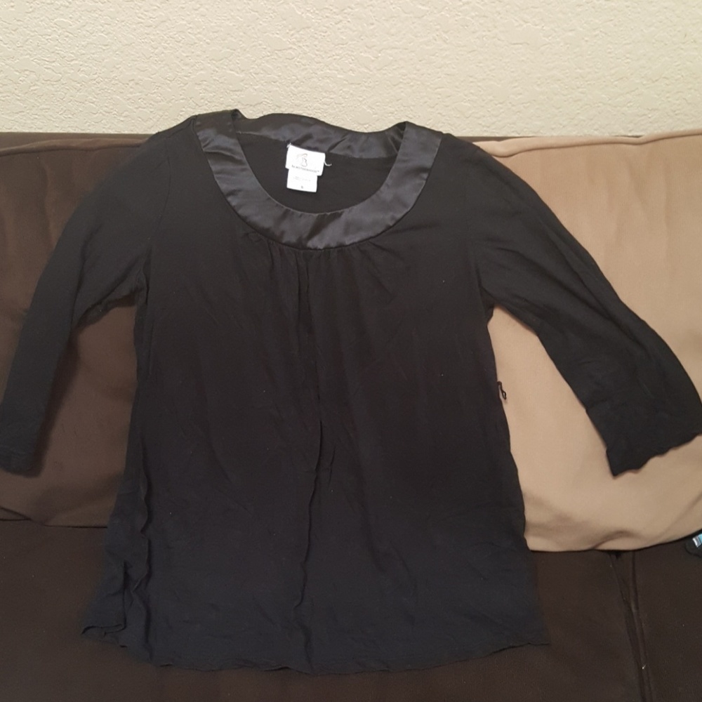 Maternity top size small