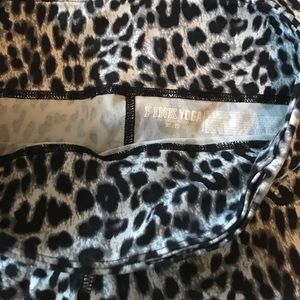 VS Pink yoga leggings