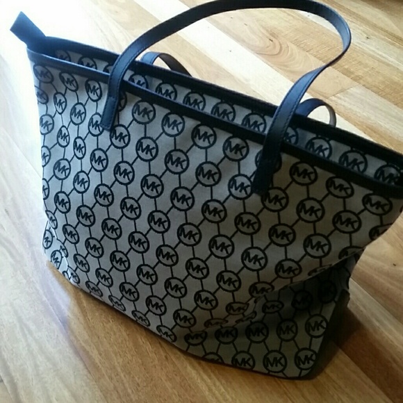 !SOLD!MICHAEL KORS MK TOTE HANDBAG BAG PURSE - Picture 4 of 8