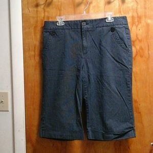 Women's Dockers Dress Capris.