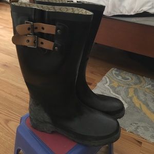 Black rain boots